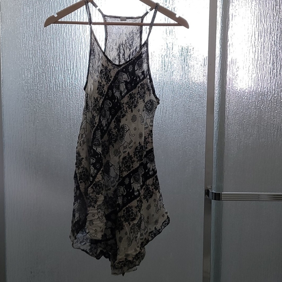 Boutique flowy top - Picture 2 of 7